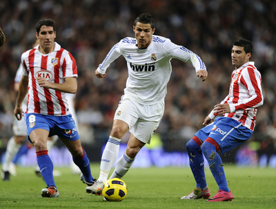 レアル・マドリード ダービーを制して首位キープ