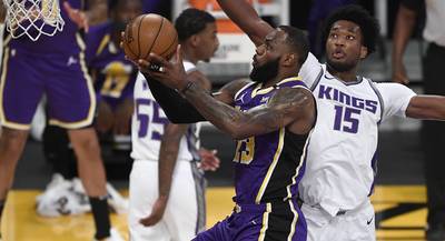 レブロンが1か月半ぶり復帰 レイカーズはキングスに逆転負け