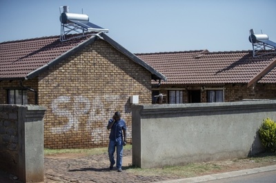 サッカー南ア代表選手殺害事件で捜査開始、大統領は怒りの声