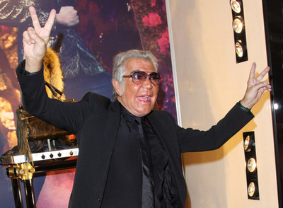 ロベルト・カヴァリ、ホームコレクション発売へ