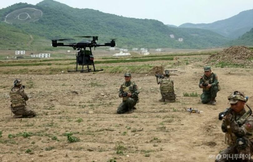 2025年5月13日、北朝鮮で開催された戦術総合訓練＝労働新聞(c)news1/MONEYTODAY