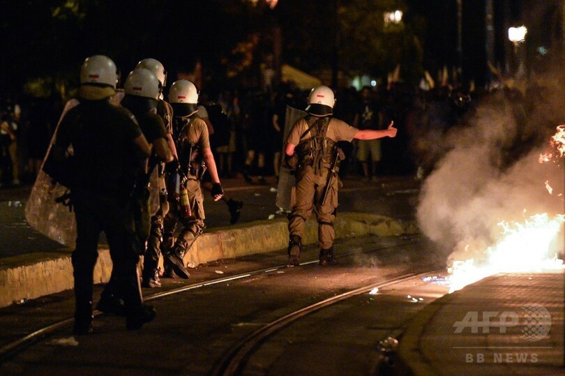 ギリシャ危機、ユーロ圏が交渉開始を承認 ECBは支援枠を拡大