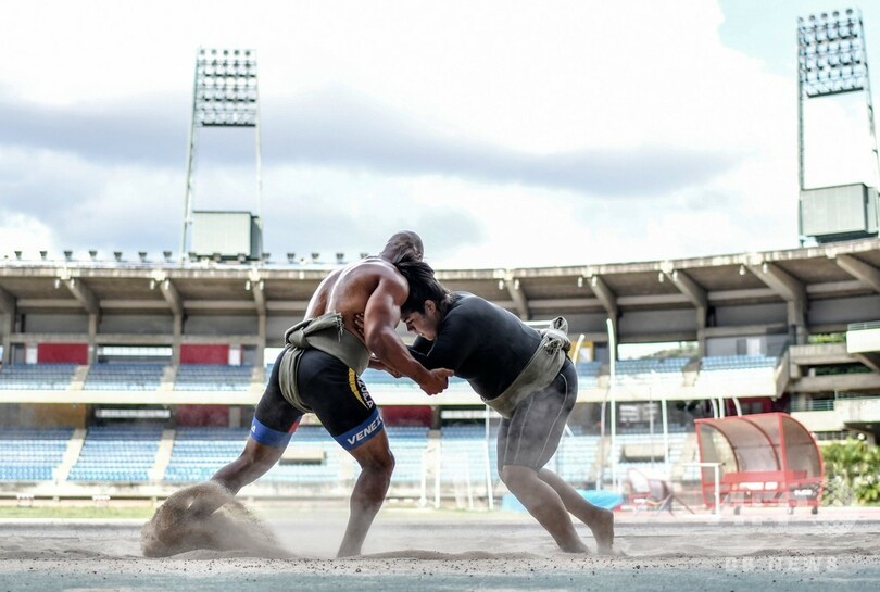 ベネズエラの力士たち、経済危機で遠征断念も奮闘中