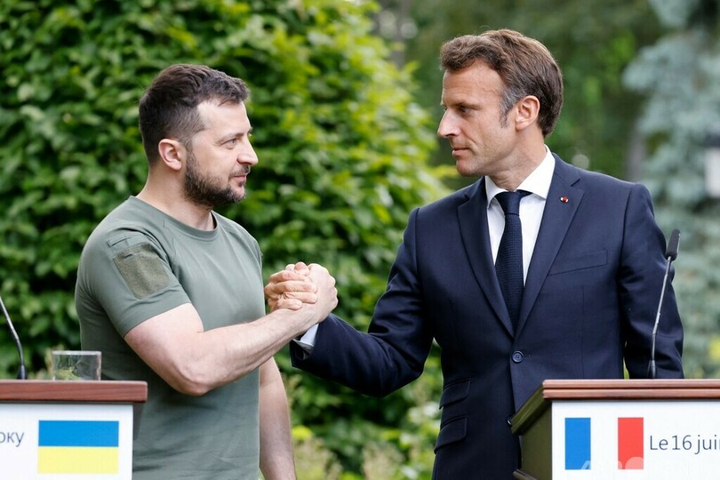 ウクライナ、仏に「ラブレター」動画 武器の追加供与を要請