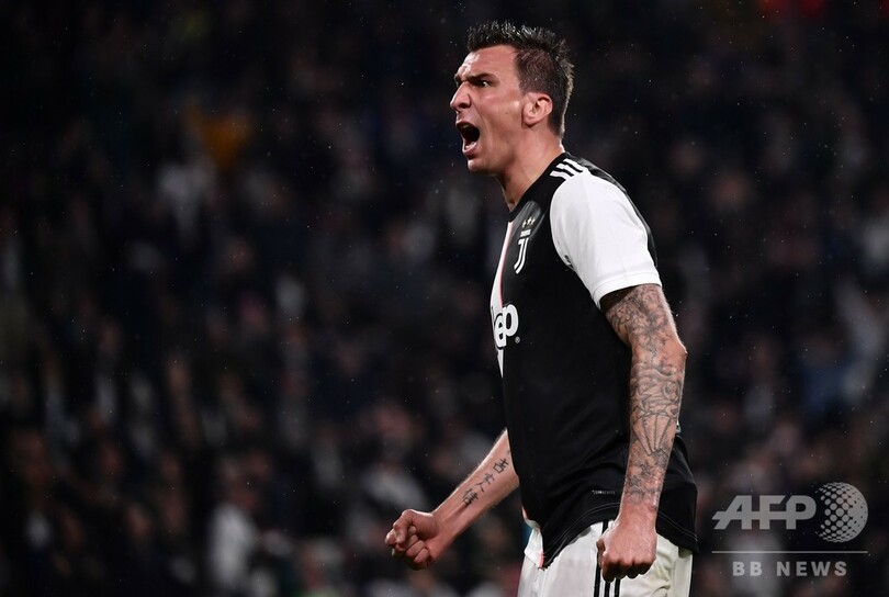 ホーム最終戦のユベントス、ファンが指揮官とバルツァッリに別れ