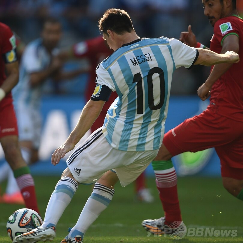 アルゼンチン、メッシの劇的弾でイランに競り勝ち16強入り