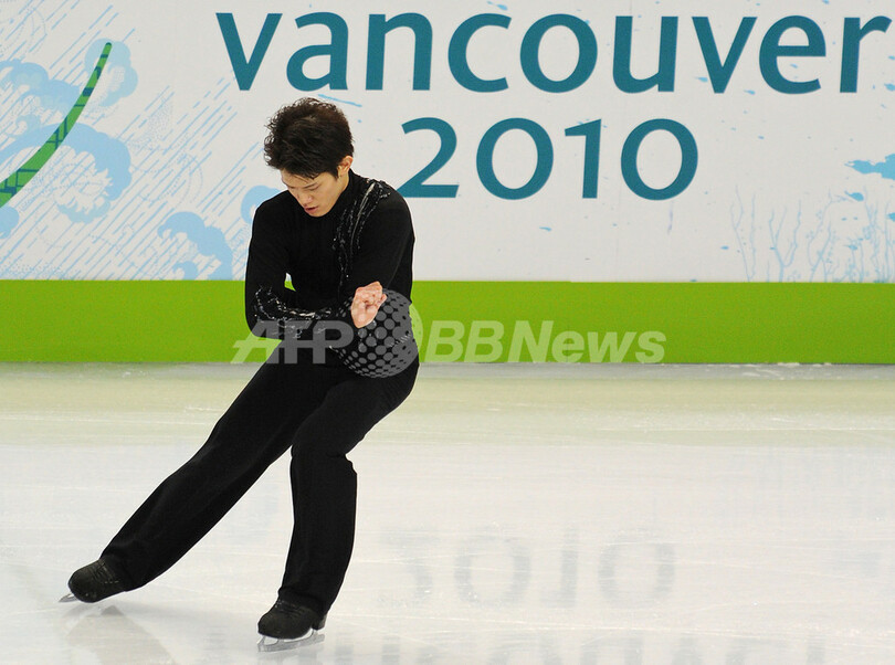 高橋が男子フィギュア初メダルの銅 優勝はライサチェク、バンクーバー冬季五輪