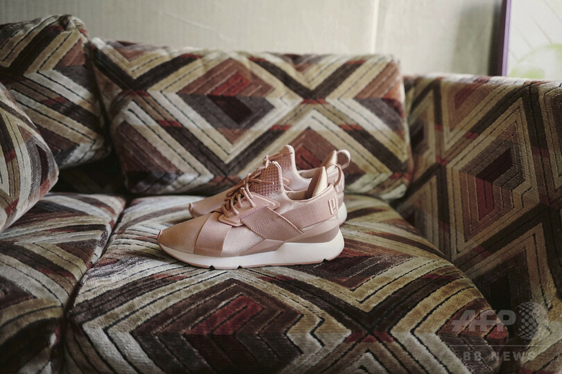 マーシャルアーツとバレエから着想、「プーマ ミューズ」にサテンモデル