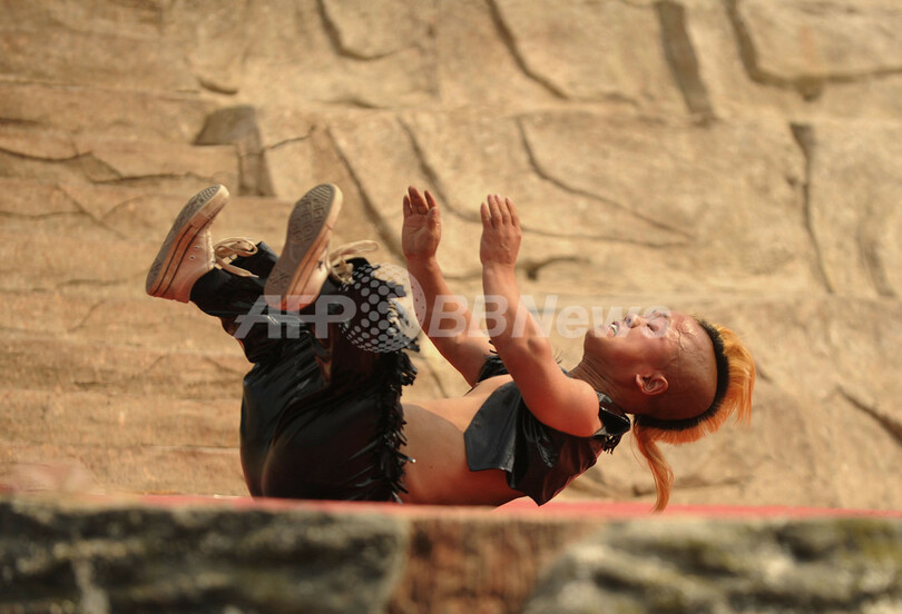 低身長の人びとによるテーマパークが人気、差別から解放の機会にも 中国