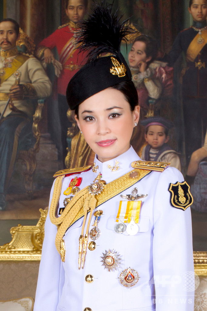 タイ王室 スティダー新王妃の写真公開 写真4枚 国際ニュース Afpbb News