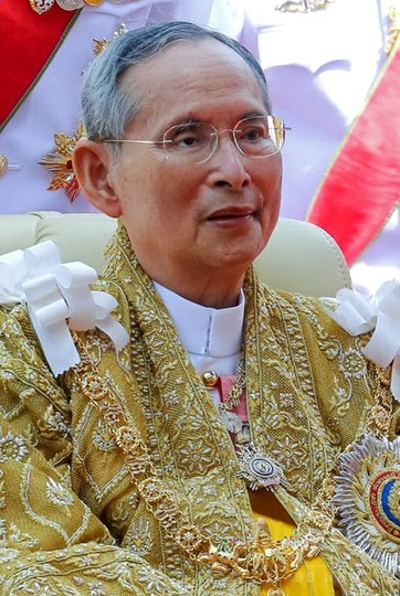 タイのプミポン国王死去 在位70年、88歳 タイのプミポン国王死去 在位70年、88歳