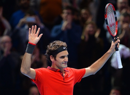 フェデラー、ワウリンカとの激戦制し決勝へ ATPツアー・ファイナル