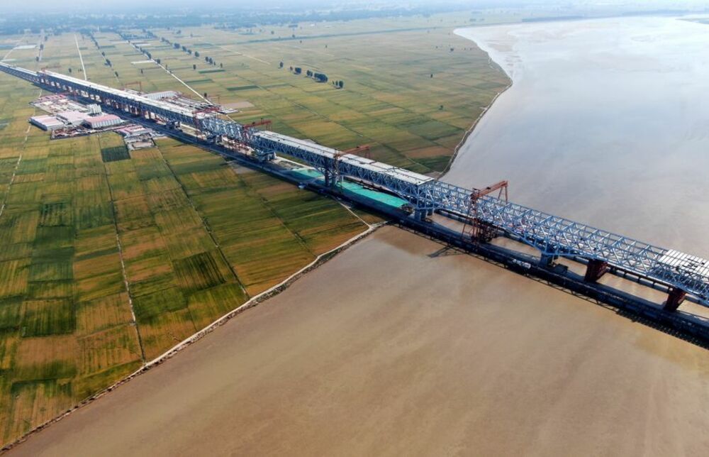 黄河に架かる鉄道道路併用橋、主橋部の接合完了 中国・河南省 写真3枚 国際ニュース:AFPBB News