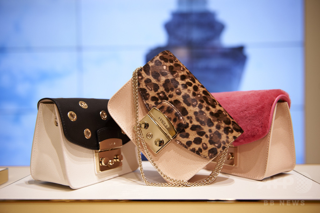 ローラ、「FURLA 銀座店」リニューアルオープンイベントに出席
