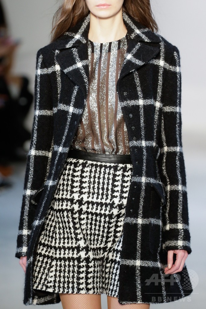 セクシー＆ロックなパーティスタイル、「ジル・スチュアート」15/16年秋冬