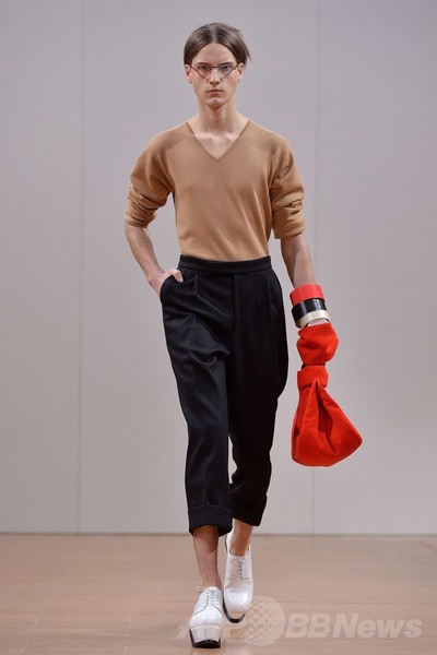 ＜14/15年秋冬ロンドンコレクション＞J.W.アンダーソン メンズ