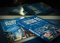 新たに制作されたロシアの高校生向けの世界史とロシア史の教科書。モスクワで（2023年8月7日撮影）。(c)Yuri KADOBNOV / AFP