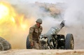 大砲を放つナゴルノカラバフの戦闘員。アルメニア国防省提供（2020年9月28日撮影、資料写真）。(c)AFP PHOTO / Armenian Defence Ministry / handout