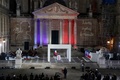 仏パリのソルボンヌ大学で、サミュエル・パティさんの国葬に参列したエマニュエル・マクロン大統領（2020年10月21日撮影）。(c)Francois Mori / POOL / AFP
