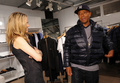米ニューヨーク市内で行われたショッピング・イベント「ファッションズ・ナイト・アウト（FASHION&apos;S NIGHT OUT、FNO）」の会期中に米セレクトショップの｢ジェフリー（Jeffrey）｣を訪れたアーティストのラッセル・シモンズ（Russell Simmons、2011年9月8日撮影）。(c)AFP/Getty Images/Fernando Leon