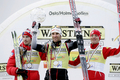 年間個人総合の表彰式に臨む（左から）2位のノルウェーのペーター・タンデ、優勝したドイツのロニー・アッカーマン、3位の米国のビル・デモング（%%Bill Demong%%）。(c)AFP/SCANPIX/KYRRE LIEN