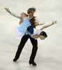 フィギュアスケート全米選手権（2013 Prudential U.S. Figure Skating Championships）は25日、米ネブラスカ（Nebraska）州オマハ（Omaha）にあるセンチュリーリンク・センター（CenturyLink Center）で行われ、アイスダンス・ショートダンス（SD）ではメリル・デイビス（Meryl Davis）/チャーリー・ホワイト（Charlie White）組が自己79.02点で首位に立った。

演技に臨むメリル・デイビス/チャーリー・ホワイト組（2013年1月25日撮影）。(c)AFP/Getty Images/Jonathan Daniel