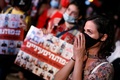 イスラエル・テルアビブで開かれた女性への性暴力に抗議するデモに参加する女性たち（2020年8月23日撮影）。(c)JACK GUEZ / AFP