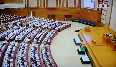 ミャンマーで新議会招集、民主化の評価分かれる