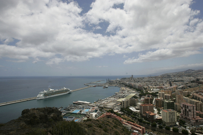 世界最大の豪華客船「インディペンデンス・オブ・ザ・シーズ」は一大エンタテイメント場