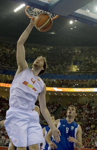 スペイン ギリシャを下し初戦を白星で飾る