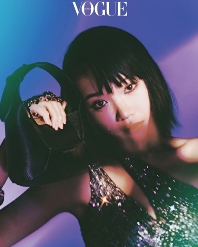 LE SSERAFIMキム・チェウォン、「VOGUE」で単独グラビア