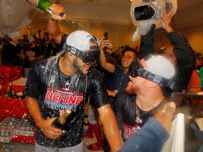 レッドソックスがア・リーグ東地区3連覇、ヤンキースとの打撃戦制す