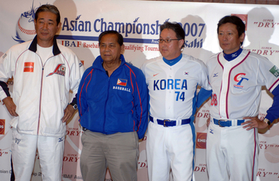 野球の北京五輪アジア予選・決勝リーグ開幕を控え各国の代表監督が会見