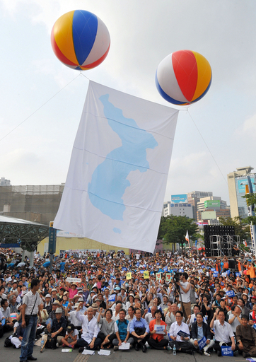 韓国大統領、菅談話を評価 南北統一の具体案も提示