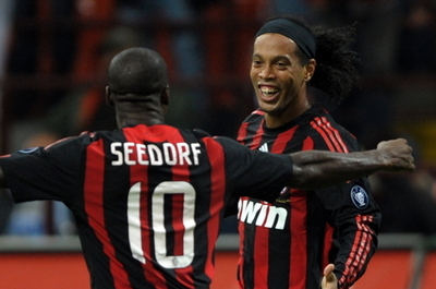 ミラン ナポリ下し約4年ぶりの首位に