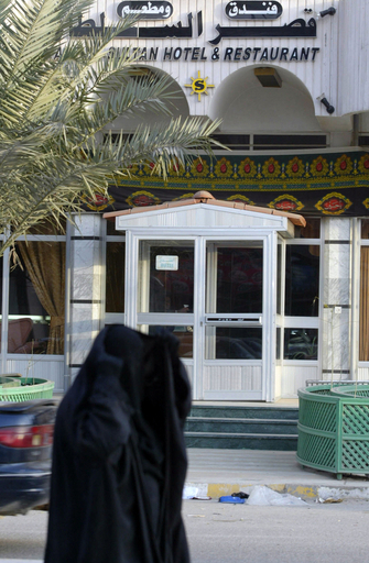 イラクで米CBS記者2人が行方不明に、武装勢力が連れ去る