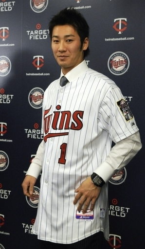 ツインズ、西岡との契約解除を発表