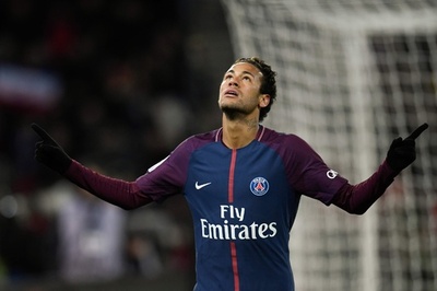 ネイマールが4得点、PSGがディジョンに8発大勝