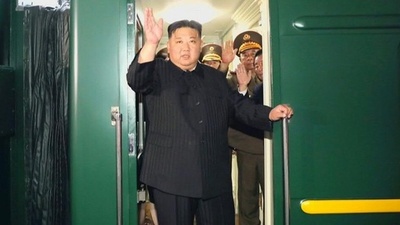 動画:金正恩氏、ロシア到着