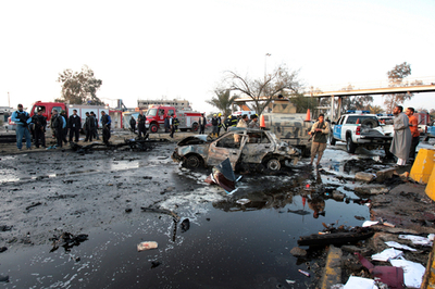 車両爆弾2台が爆発、60人死亡、110人負傷 - イラク