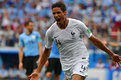 フランスがW杯4強、バランとグリーズマンの得点でウルグアイ撃破