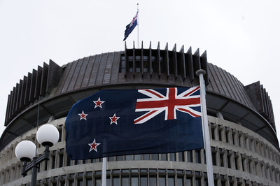 NZ議会、DV被害者に有給休暇付与する法案可決 年に10日