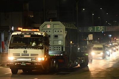 虐待被害のゾウ、スリランカから母国タイに到着 22年前に寄贈