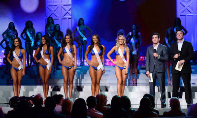 ミス・フーターズ世界大会、ラスベガスで開催