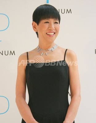 和田アキ子 500万円相当のプラチナジュエリーで登場 写真5枚 ファッション ニュースならmode Press Powered By Afpbb News