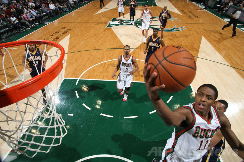 ペイサーズ、主力メンバー全員休養もバックスに勝利