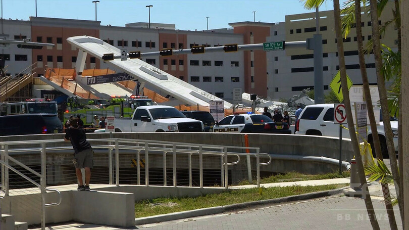フロリダ国際大学で歩道橋崩落、4人死亡 現地消防