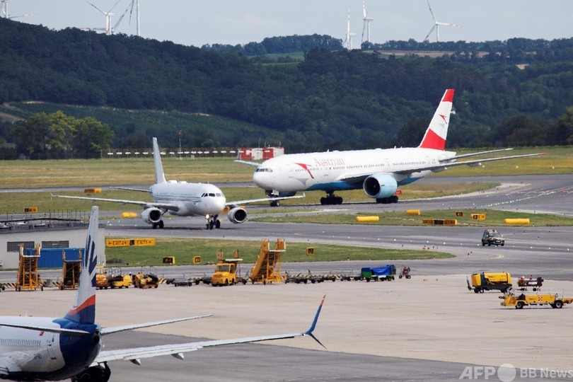 ベラルーシ五輪選手、亡命先のポーランドに到着