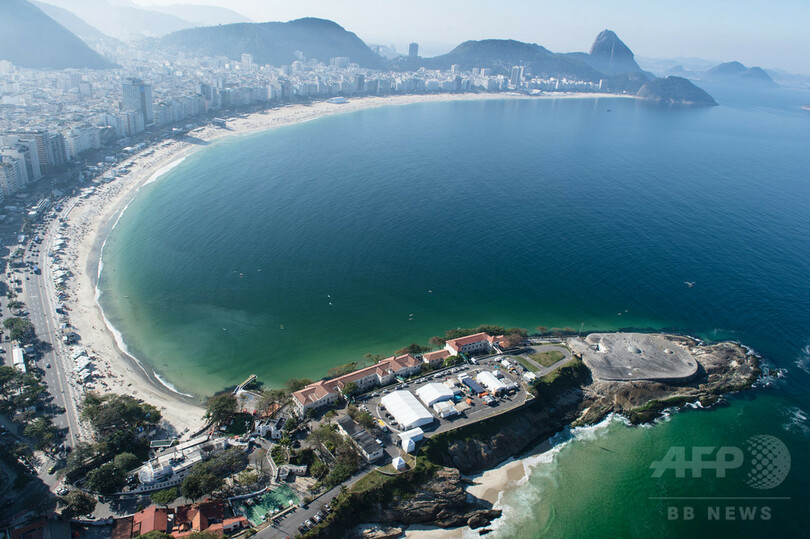 オープンウオーター会場の一部 強い波の影響で流される リオ五輪 写真1枚 国際ニュース Afpbb News