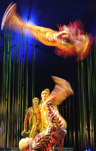 シルク・ドゥ・ソレイユ『Varekai』、ベルリン公演開始 写真16枚